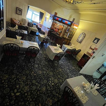 Nevele Bed & Breakfast Блекпул Екстериор снимка