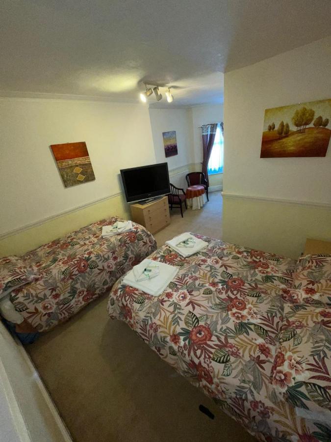 Nevele Bed & Breakfast Блекпул Екстериор снимка
