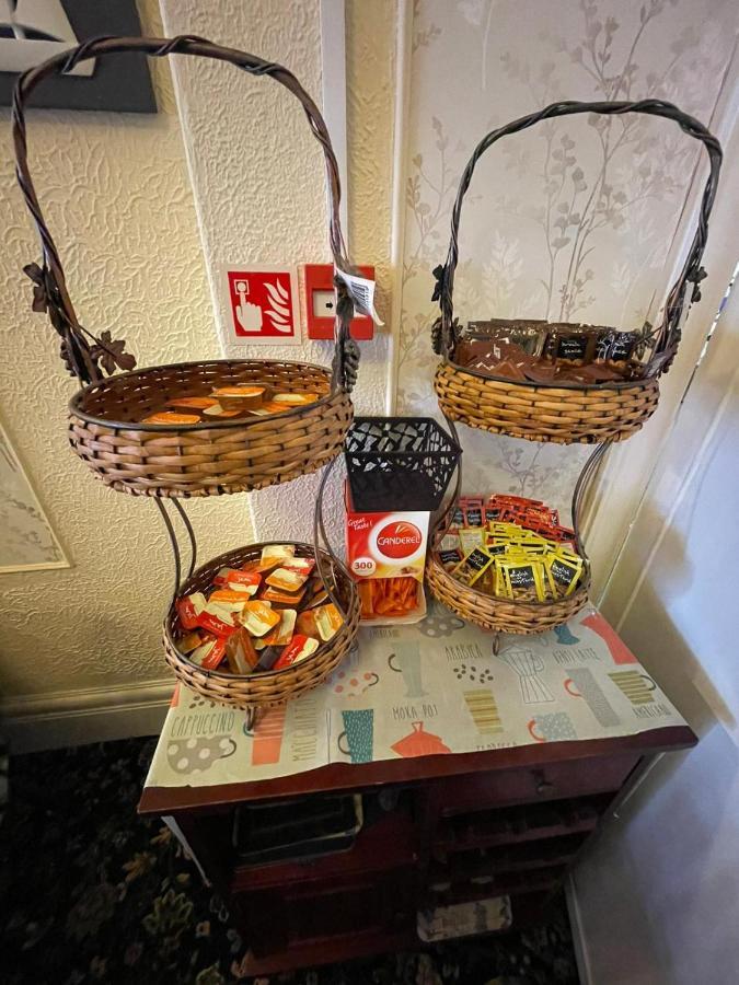Nevele Bed & Breakfast Блекпул Екстериор снимка